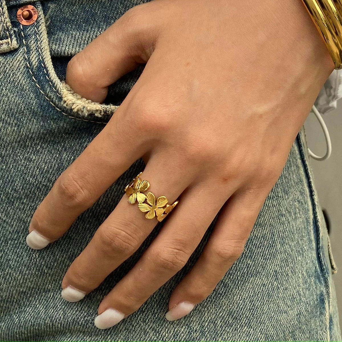 Florence Ring Five-Petal Ribbed Flower