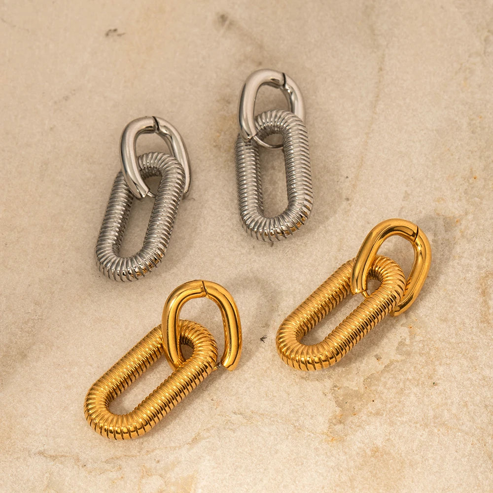 Chaîne Earrings Textured Chain Link in Gold