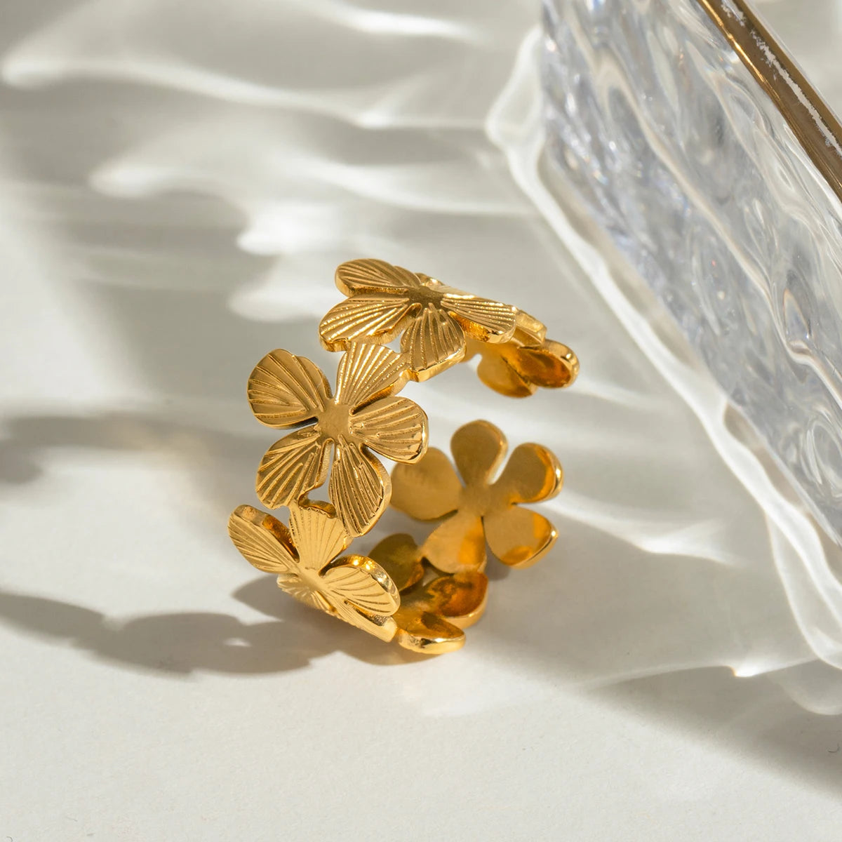 Florence Ring Five-Petal Ribbed Flower