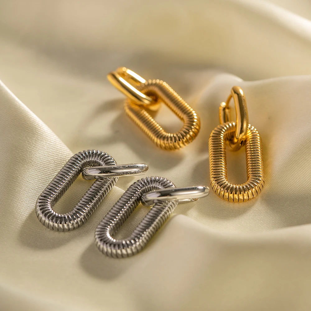 Chaîne Earrings Textured Chain Link in Gold