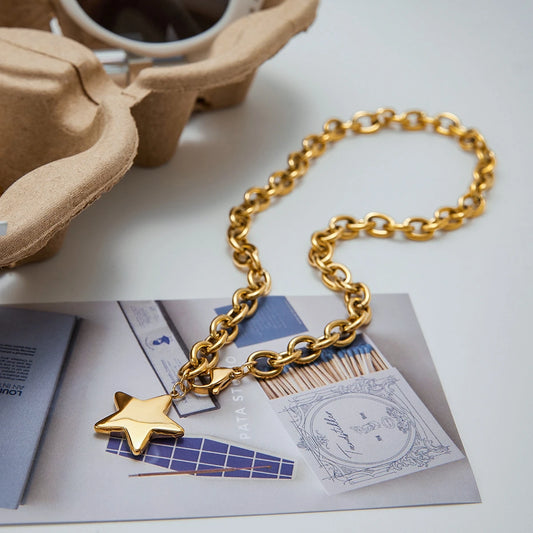 Stella Necklace Glossy Pentagram Pendant