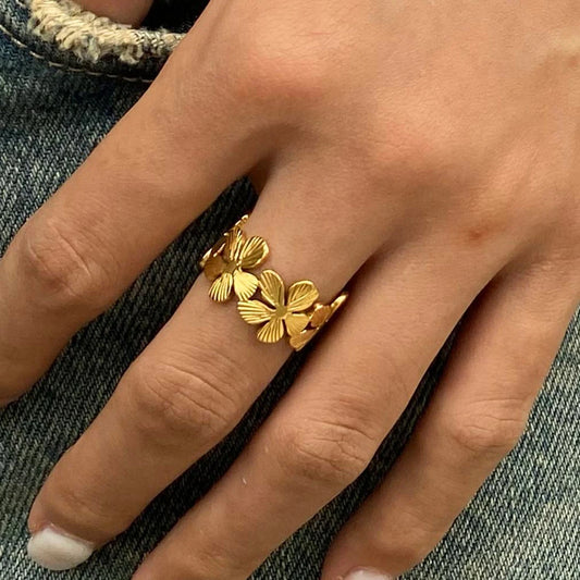 Florence Ring Five-Petal Ribbed Flower