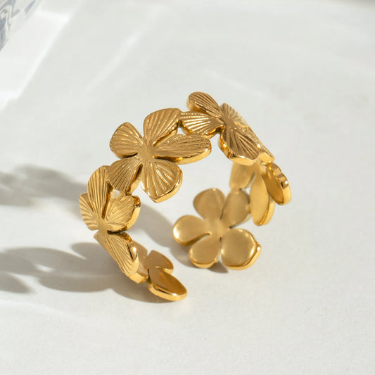Florence Ring Five-Petal Ribbed Flower