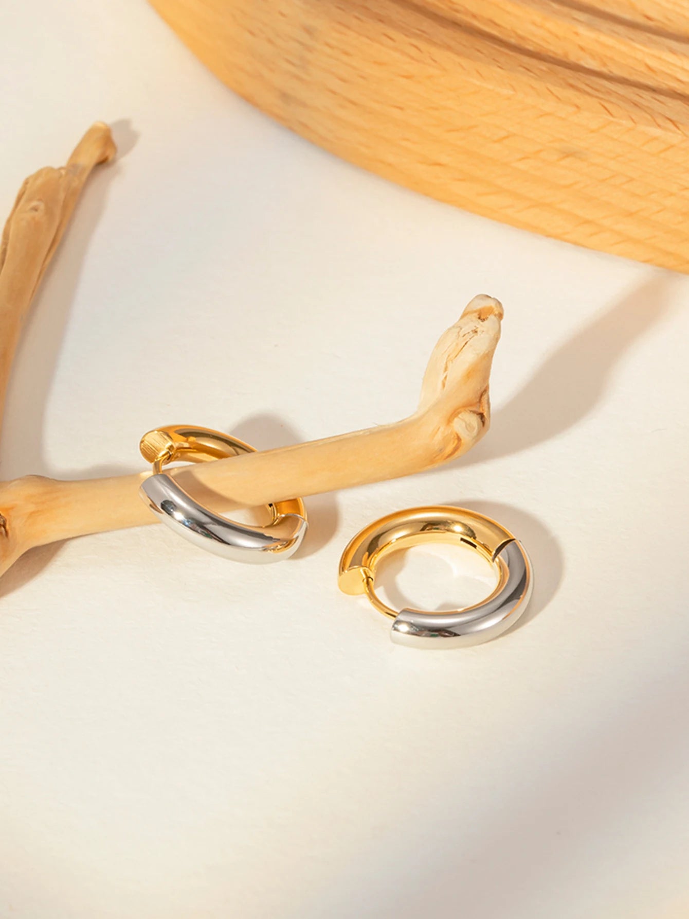Luna Earrings Classic 4mm Hoops