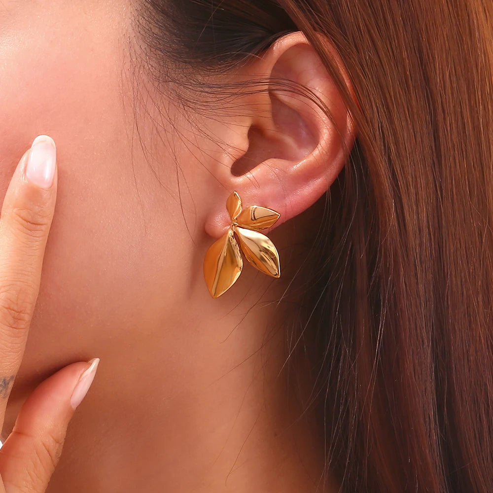 Feuille Earrings Rotating Leaf