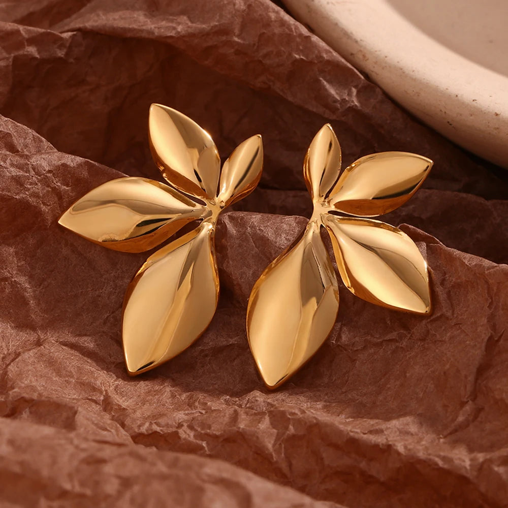 Feuille Earrings Rotating Leaf